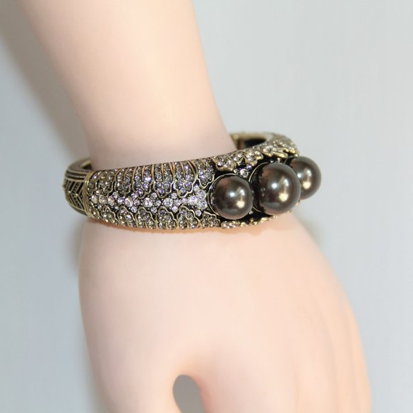 Heidi Daus Swarovski Pearl and Crystal Hinged Oval Bangle - Picture 5 of 12